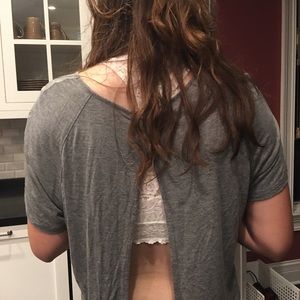 Aritzia Talula) cropped short sleeve shirt